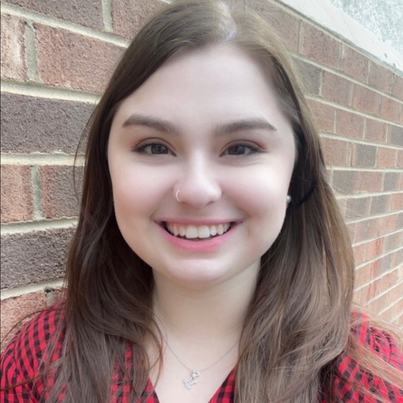 Meet your Posher, Hailey - Picture 1 of 1